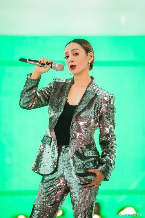 2025新澳门精准正版图库和宁静一双袜子卖59元与宁静鞋子